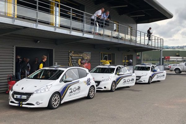 Peugeot 208 racing cup extérieur Peugeot 208 racing cup extérieur
