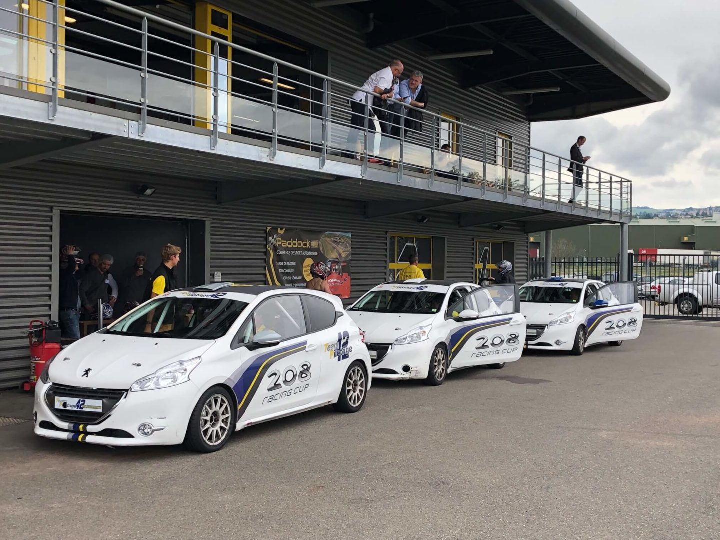 Peugeot 208 racing cup extérieur