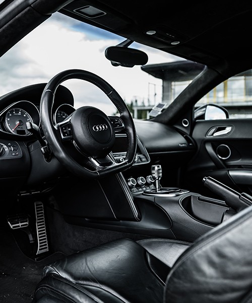 interieur-audi-R8